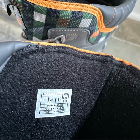 Jack Wolfskin•6•Waterproof~Warmly Insulated•Toggled Drawcord Closure•Lightweight - Picture 13 of 16